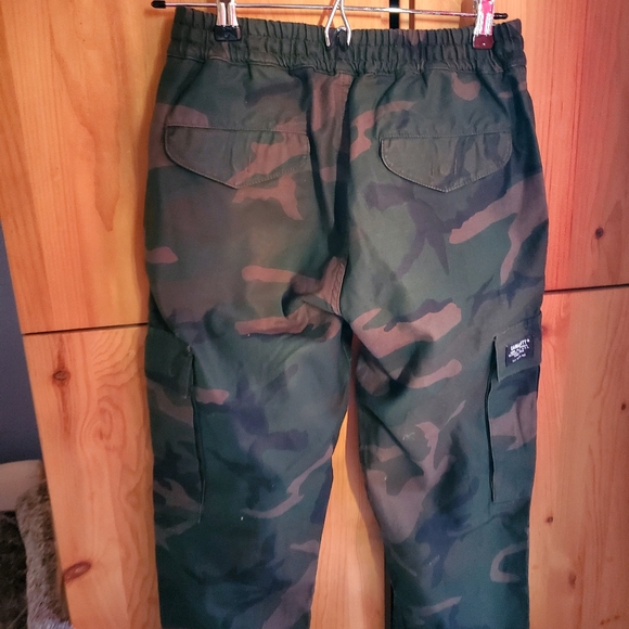 Carhartt Women's Camper Ankle Pants in Green Camo Size XS - Picture 7 of 13